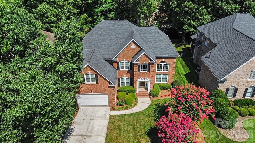 Nestled in the prestigious Vineyard community of south Charlotte - photo 3