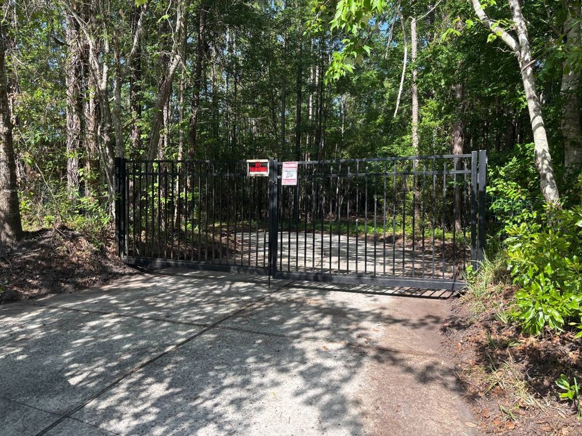 Welcome to a one-of-a-kind private retreat tucked away under - photo 3