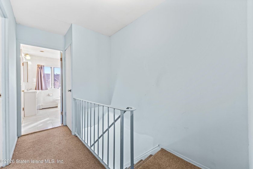 Beautiful and spacious 3 bedroom house in the private Hills - photo 8