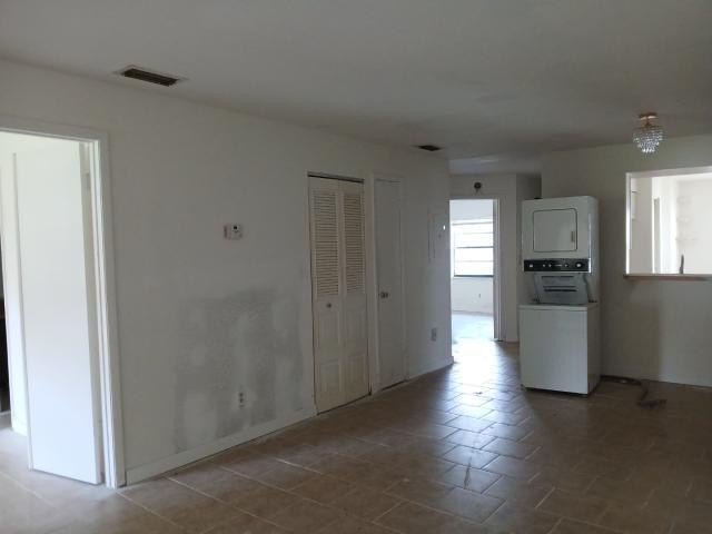 Located in a nicely maintained neighborhood. This condo - photo 15