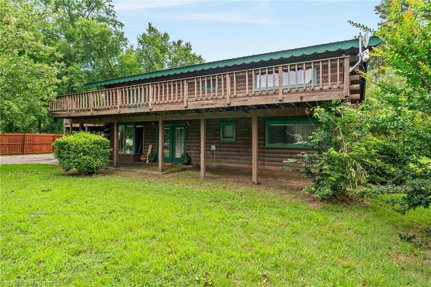 Beautiful 3-bedroom, 2-bath log home offering 1,860 square feet - photo 39