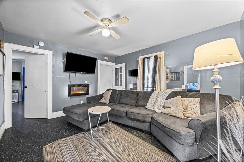 Investor Alert! Don't miss this fantastic duplex opportunity - photo 6
