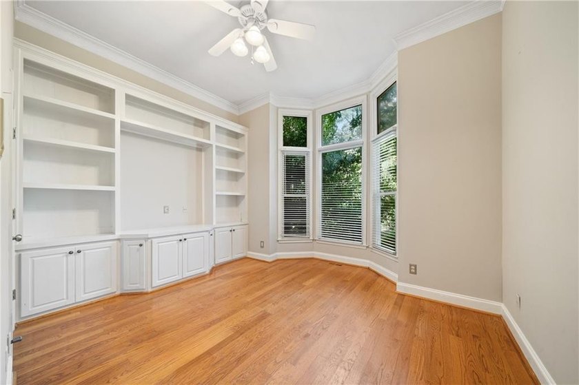BRING ALL OFFERS! Located in sought-after Roswell just moments - photo 6