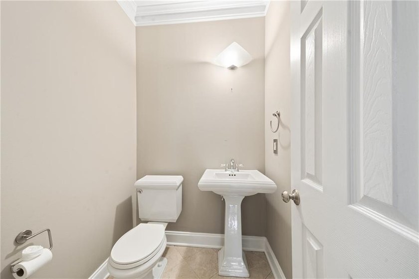 BRING ALL OFFERS! Located in sought-after Roswell just moments - photo 7