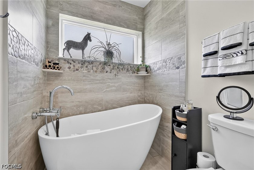 Wow! This is the Florida lifestyle you have been waiting for! - photo 26