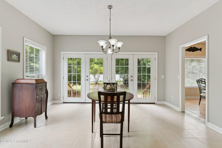 Perfect blend of refined coastal living and peaceful country - photo 10