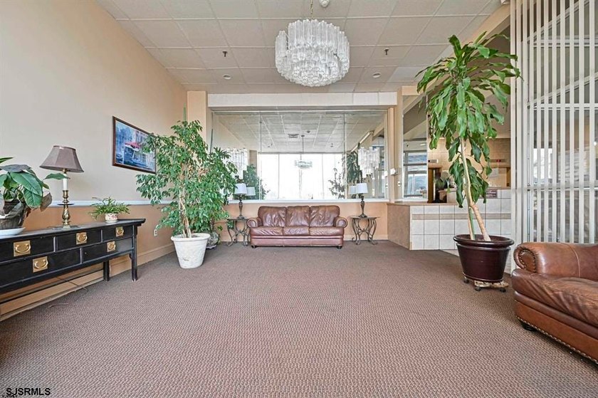Fabuous studio unit on 12th floor. Perfect for a quick weekend - photo 4