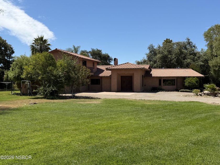 Discover an extraordinary opportunity in the heart of Santa Ynez - photo 4
