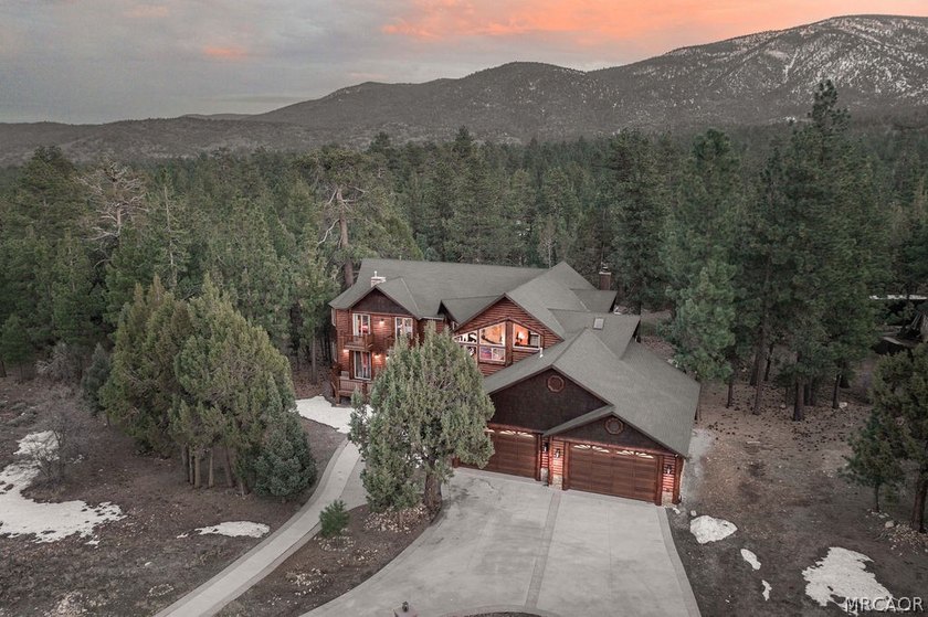 Set on over an acre in the highly sought-after Meadowbrook - photo 2