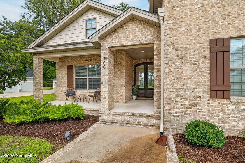 Beautiful 4-bedroom home in sought-after Carriage Gate - photo 2
