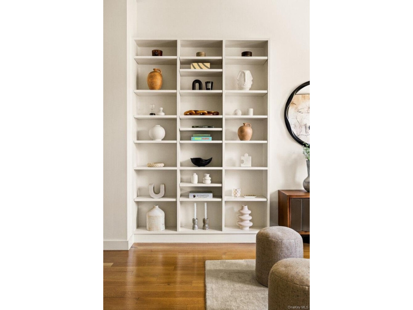 This is the kind of one bedroom that almost never comes up at - photo 14