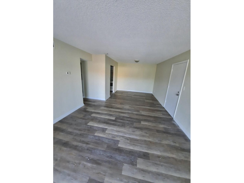 FOR SALE-Spacious 2 bedroom 2 bath second floor CORNER UNIT with - photo 4