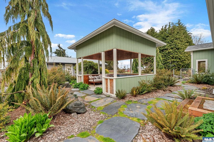 5.83ac Estate w/ADU near Olympic Discovery Trail. Modern remodel - photo 5