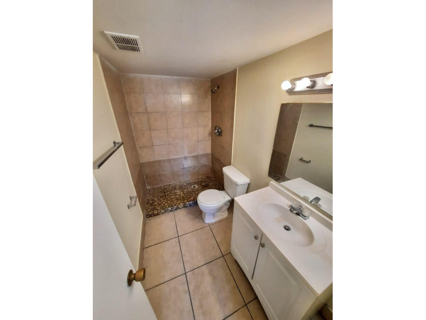 FOR SALE-Spacious 2 bedroom 2 bath second floor CORNER UNIT with - photo 6