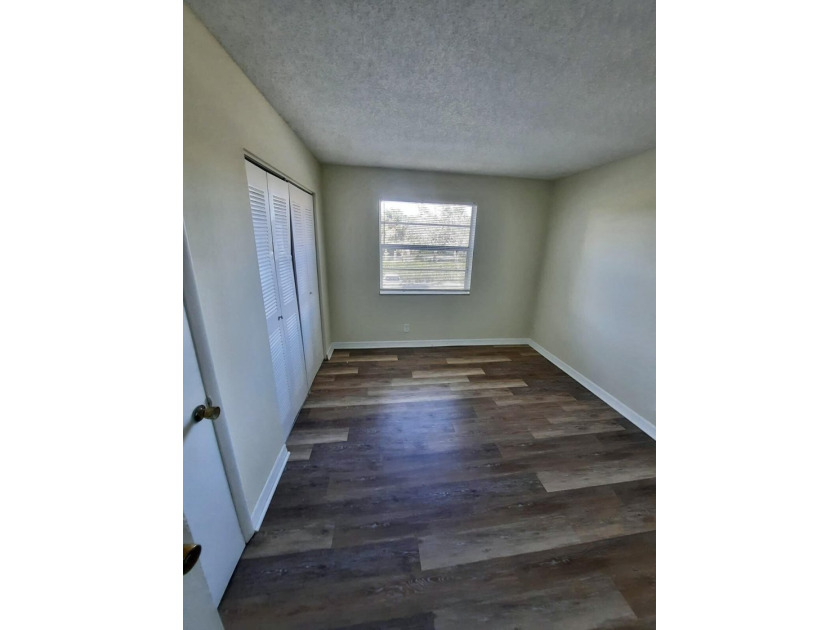 FOR SALE-Spacious 2 bedroom 2 bath second floor CORNER UNIT with - photo 7