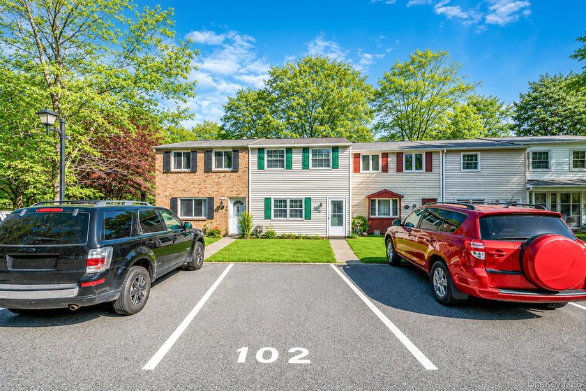 Bright, airy, and move in ready. This 3 bedroom, 1.5 bath - photo 3