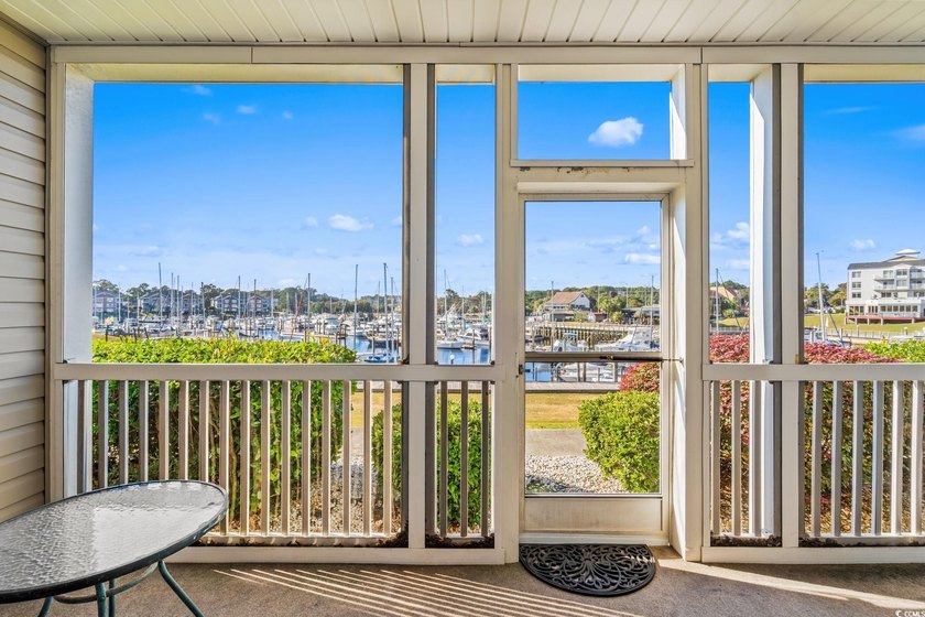 Located in desirable Harbourfront Villas, this fully furnished - photo 2