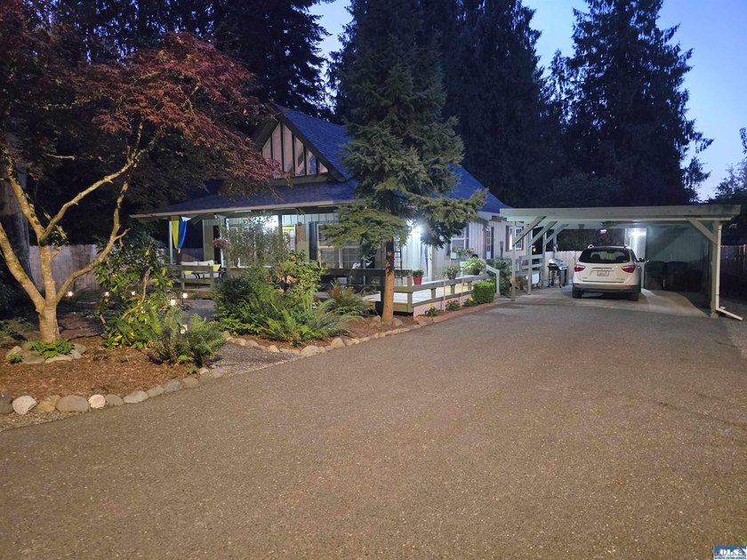 Beautifully Updated 3-Bedroom home sitting on a perfectly - photo 9