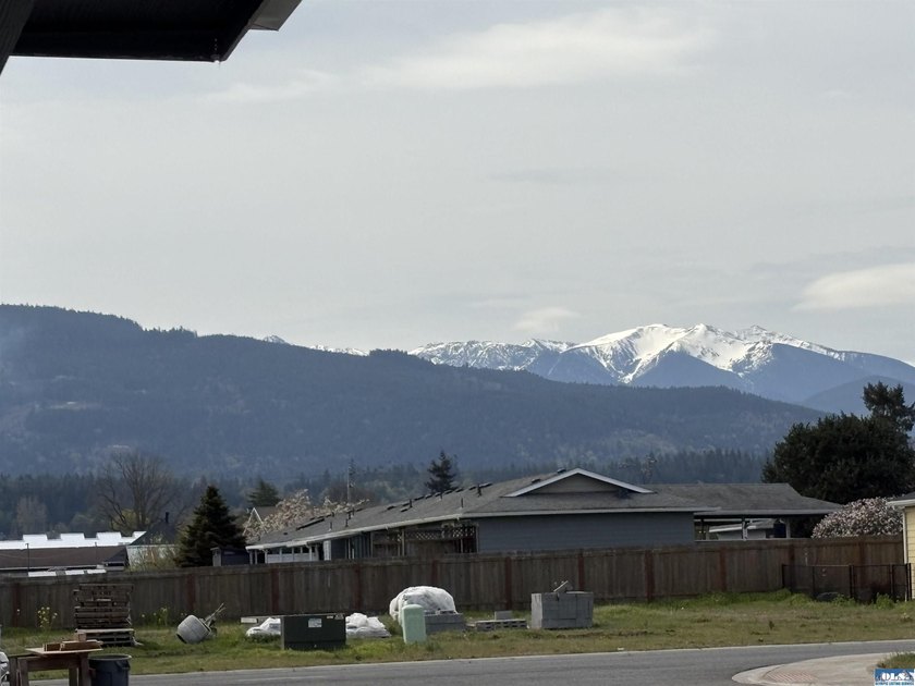 Experience Quality Community Living in Lavender Meadows. Within - photo 3