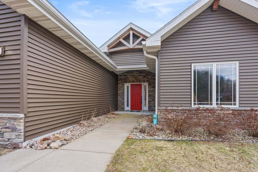 Live your best lake life at this stunning turnkey waterfront - photo 14