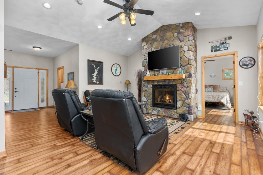 Live your best lake life at this stunning turnkey waterfront - photo 23