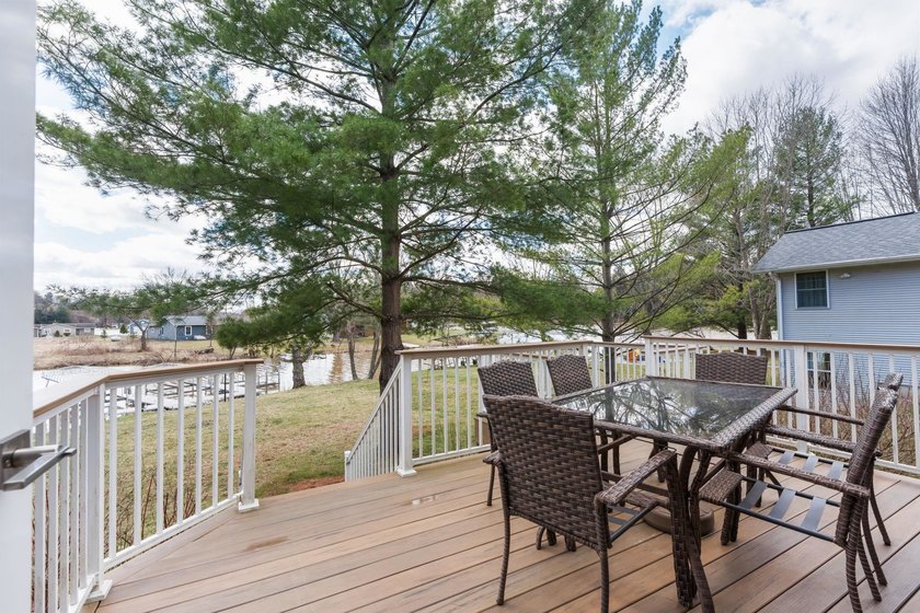Live your best lake life at this stunning turnkey waterfront - photo 40
