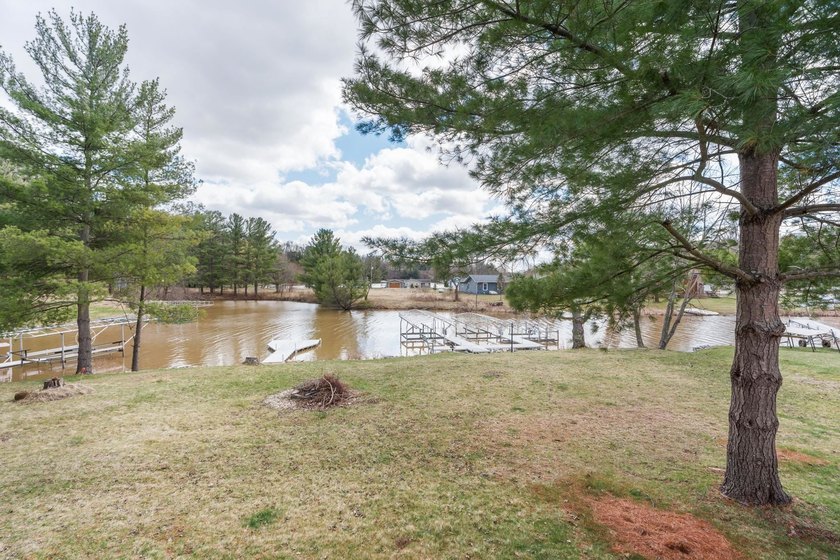 Live your best lake life at this stunning turnkey waterfront - photo 42