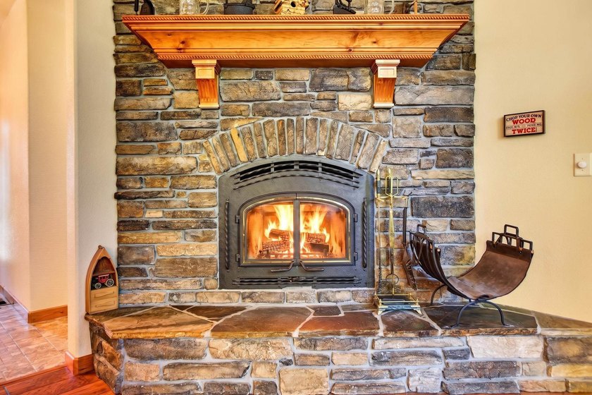 Refined Single-Story Custom Home in Prestigious Lake Almanor - photo 7