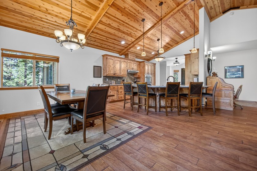 Refined Single-Story Custom Home in Prestigious Lake Almanor - photo 9