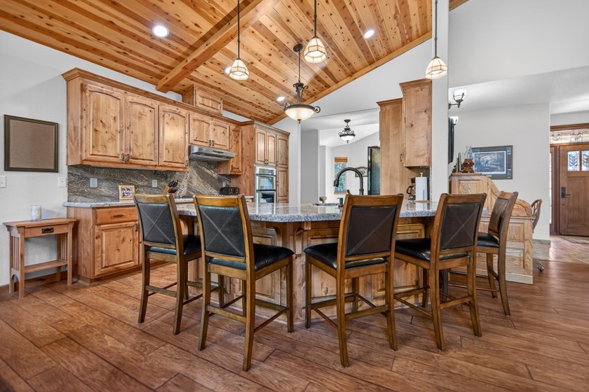 Refined Single-Story Custom Home in Prestigious Lake Almanor - photo 10