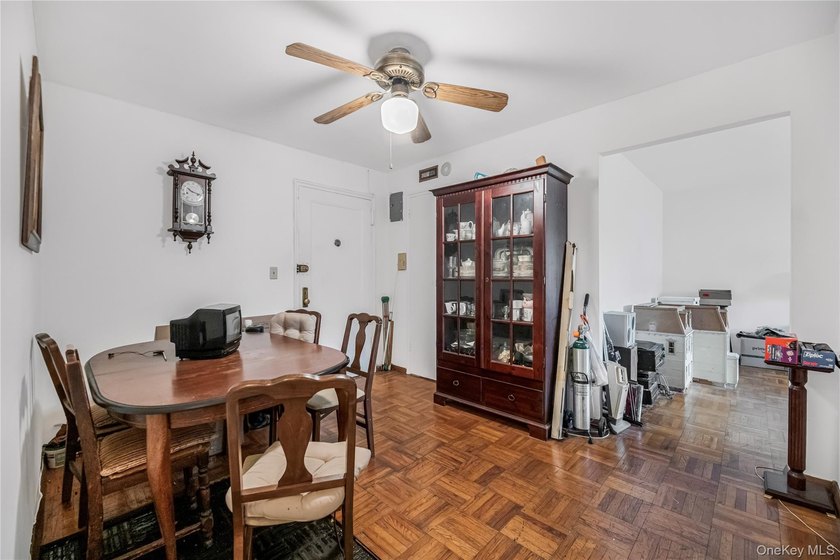 Needs renovations and is priced accordingly! This spacious - photo 4