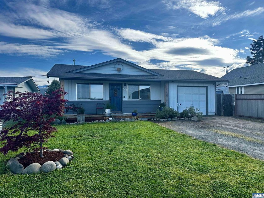 Charming Sequim Home with Modern Updates &amp; Walkable Location - photo 6