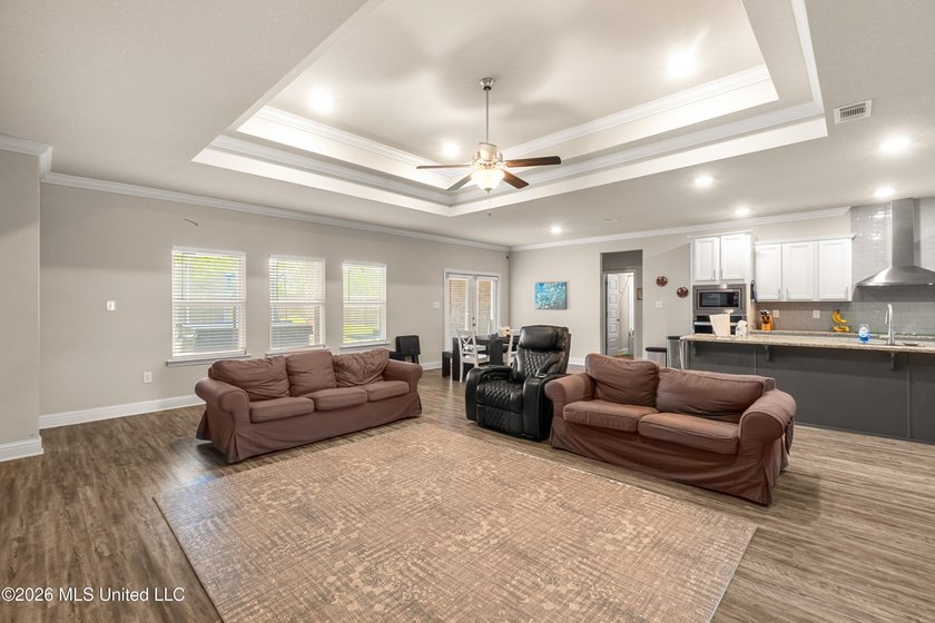 Spacious and full of potential, this 5-bedroom, 3-full-bath home - photo 12