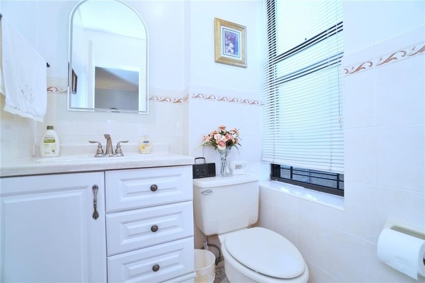 7101 Colonial Road, Bay Ridge, Brooklyn - Spacious One-Bedroom - photo 14