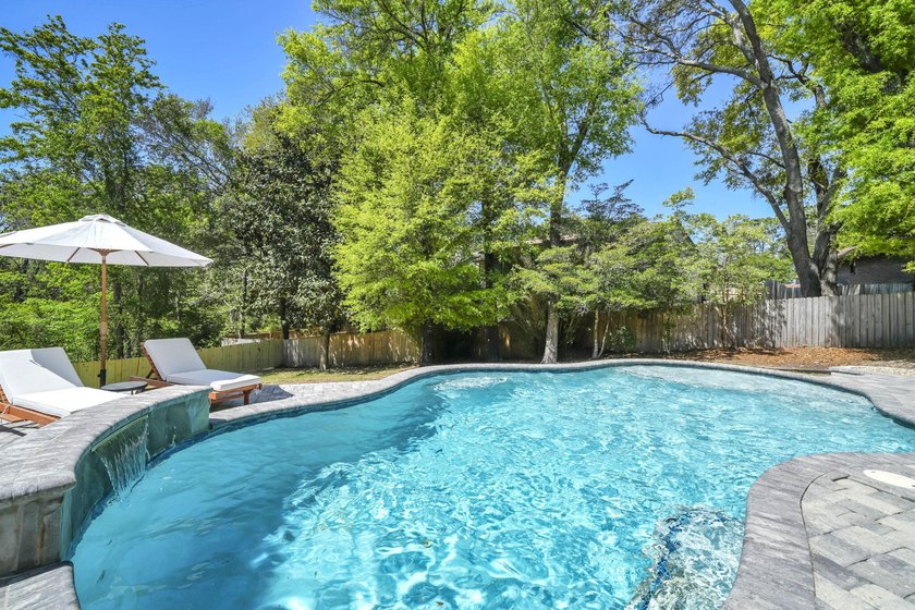 $ 19,100 PRICE IMPROVEMENT ! BREATHTAKING, POOL home tucked in a - photo 4