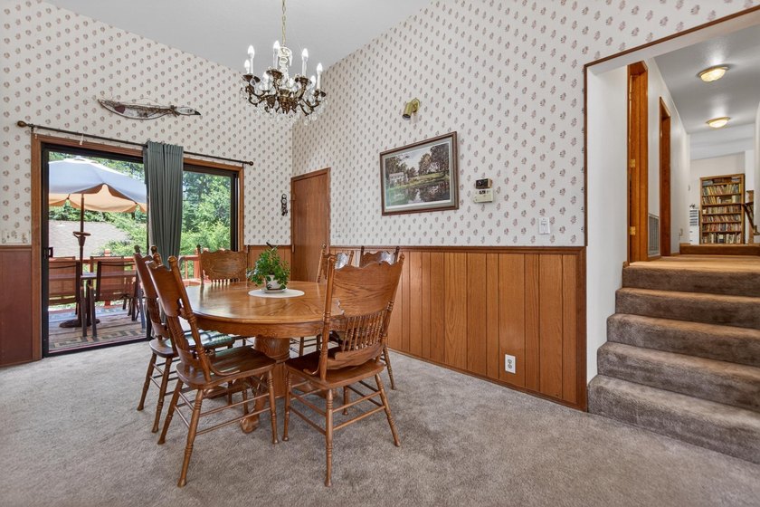 Beautifully situated in a prime Lake Almanor West location, this - photo 8