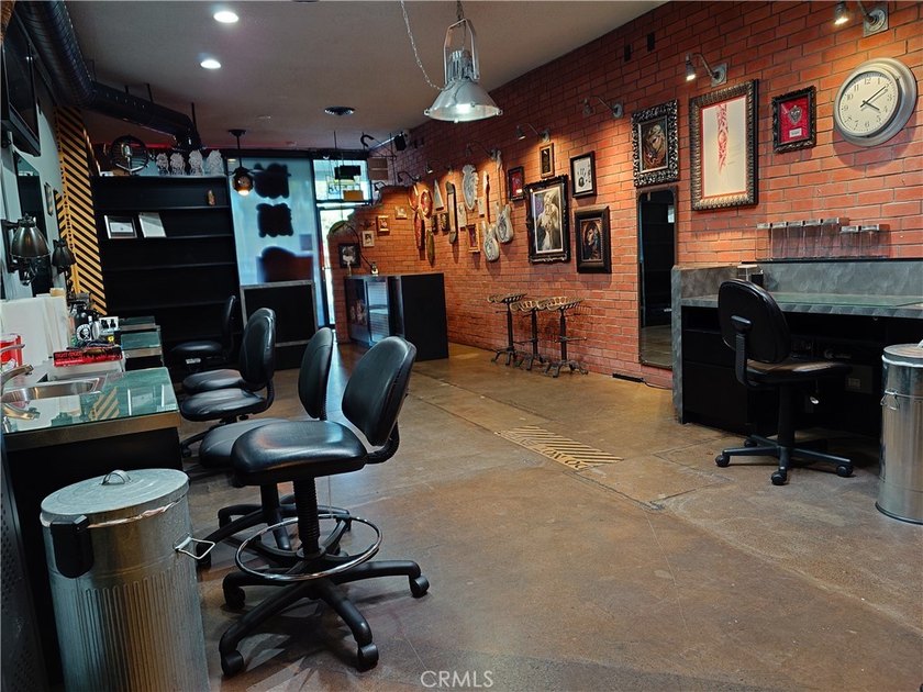 Rare opportunity to acquire a highly regarded, fully operational - photo 6