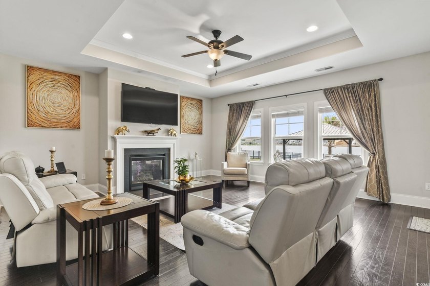 Wake up to stunning lake views in one of Indigo Bay's most - photo 8