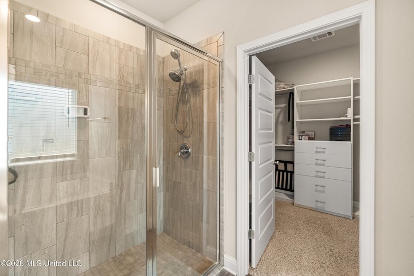 Spacious and full of potential, this 5-bedroom, 3-full-bath home - photo 28
