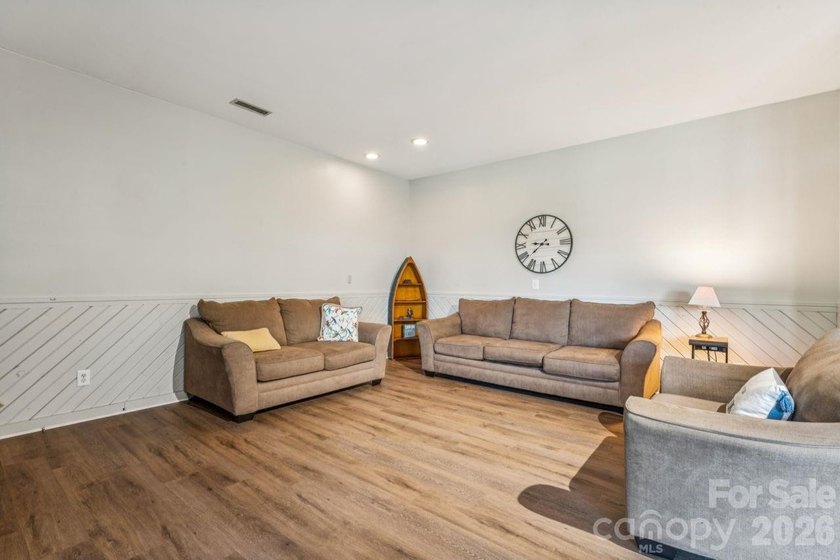 PRICE REDUCED!! Beautiful Lake Tillery home located in a - photo 31