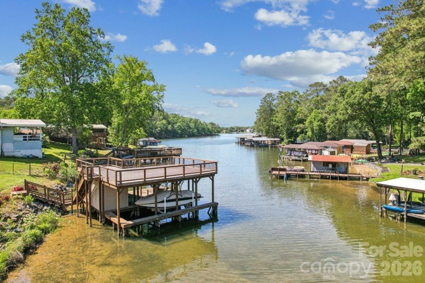 PRICE REDUCED!! Beautiful Lake Tillery home located in a - photo 44