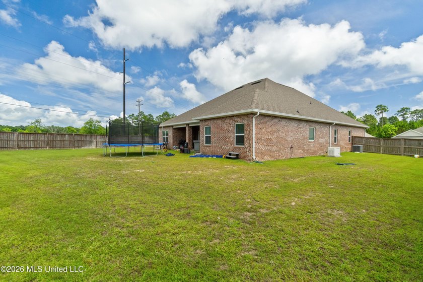 Spacious and full of potential, this 5-bedroom, 3-full-bath home - photo 47