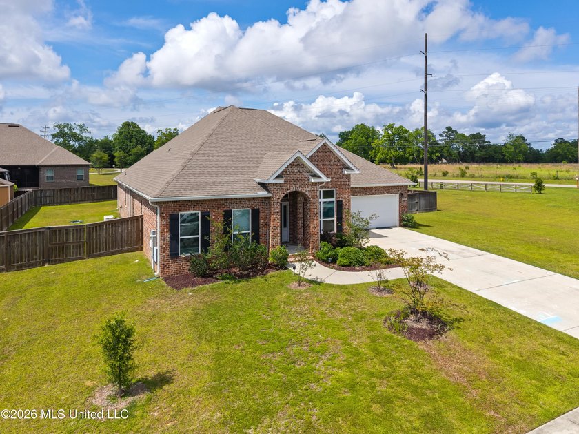 Spacious and full of potential, this 5-bedroom, 3-full-bath home - photo 48
