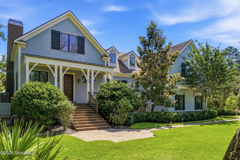 Elegant Custom Home nestled on a beautifully landscaped one-acre - photo 2