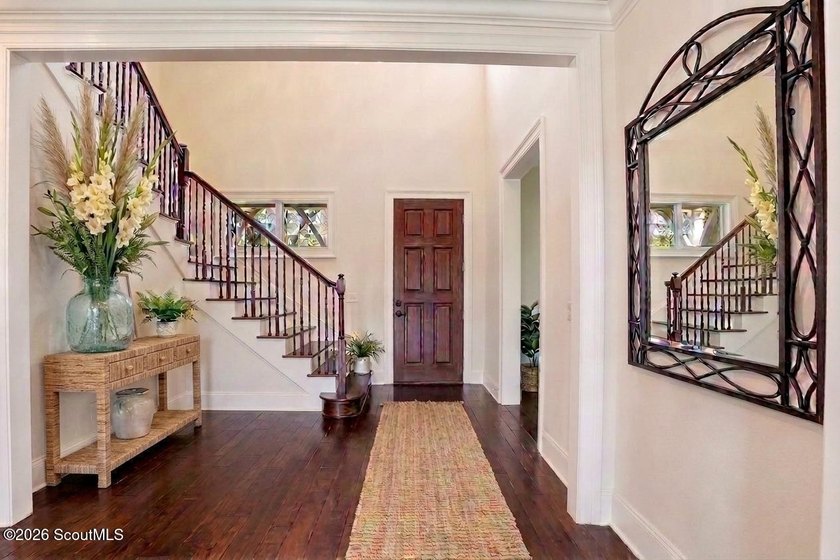 Elegant Custom Home nestled on a beautifully landscaped one-acre - photo 6