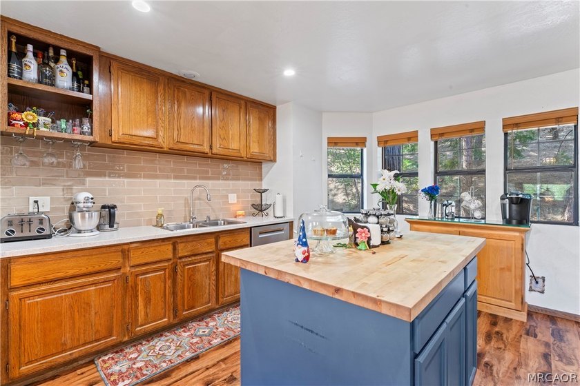 Luxury mountain living awaits in this beautifully updated - photo 3