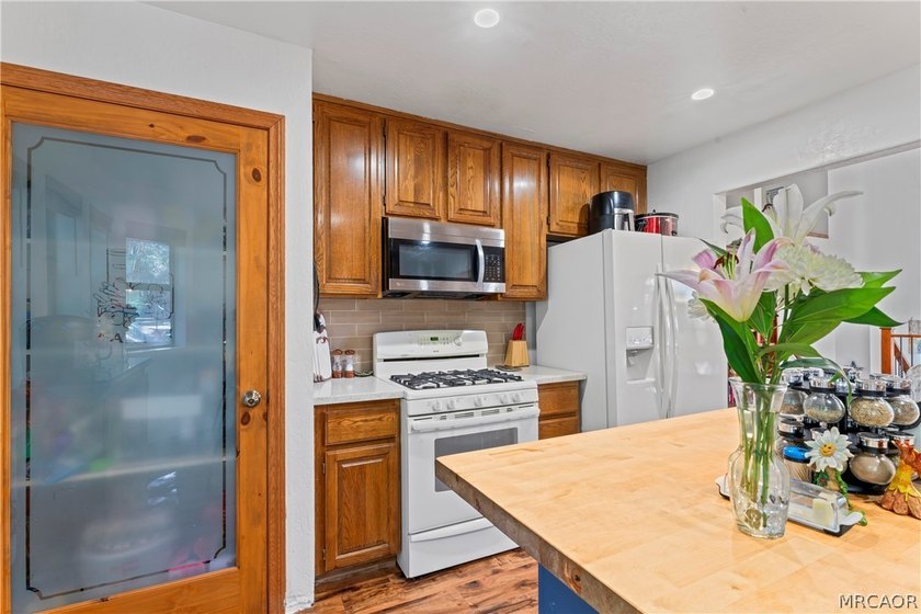 Luxury mountain living awaits in this beautifully updated - photo 4