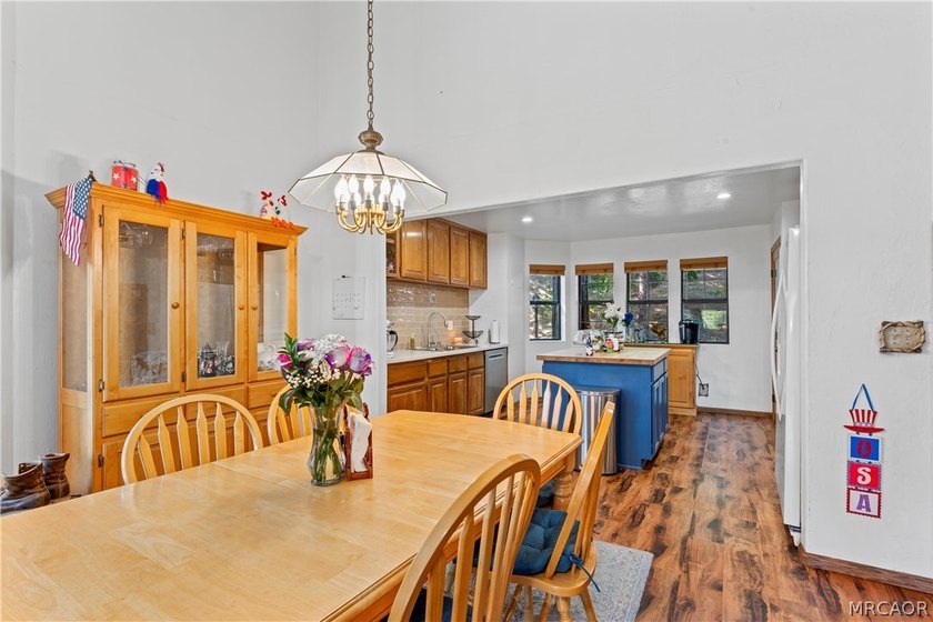 Luxury mountain living awaits in this beautifully updated - photo 5