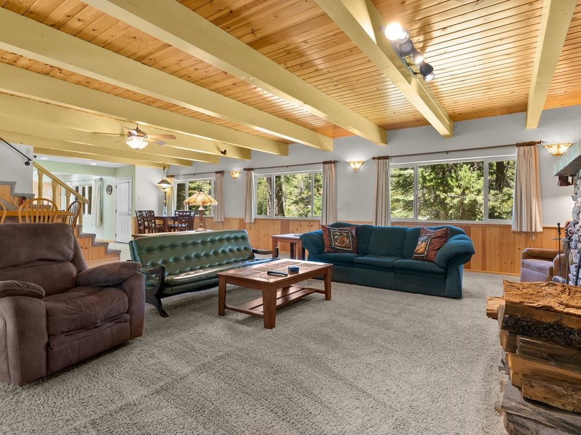 Welcome to paradise in the cozy community of Bucks Lake - photo 7