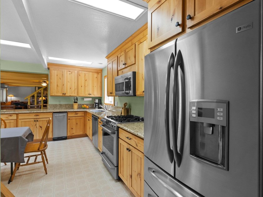Welcome to paradise in the cozy community of Bucks Lake - photo 10
